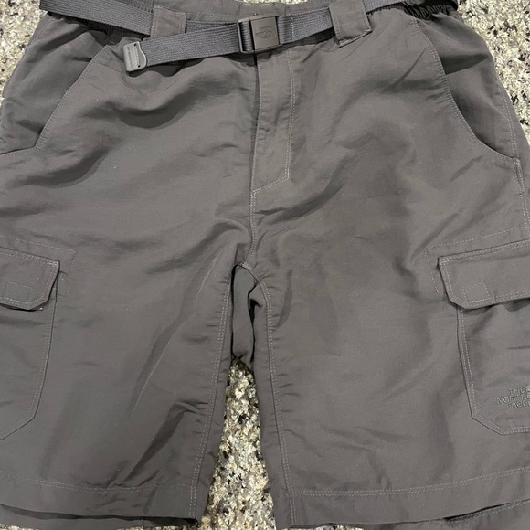 The North Face shorts (Medium) - Picture 3 of 6